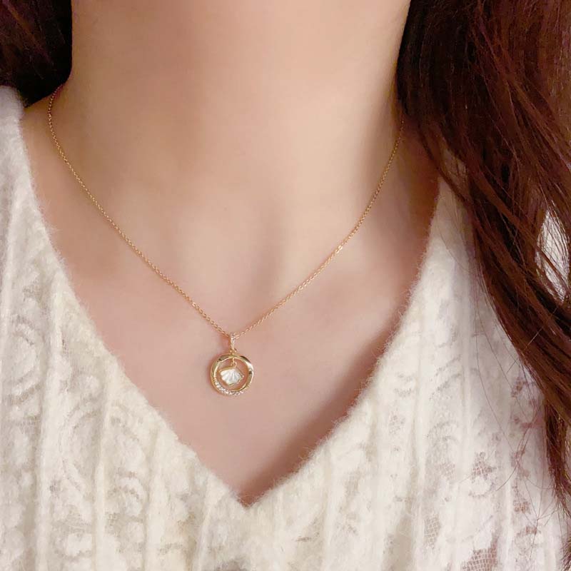 Shining Elegance: Charming Zircon Circle and Scallop Necklace