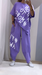 Casual two-piece suit with pattern and round neckline