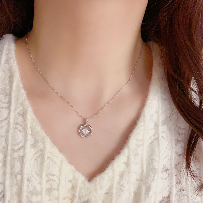 Shining Elegance: Charming Zircon Circle and Scallop Necklace