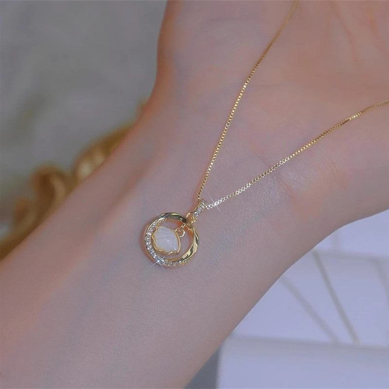 Shining Elegance: Charming Zircon Circle and Scallop Necklace